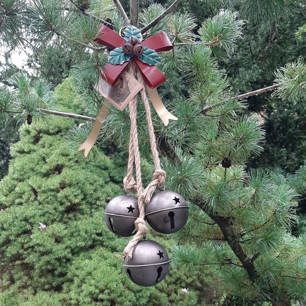 ***Old World Galvanized Christmas Bells With Bows Decorative Accents